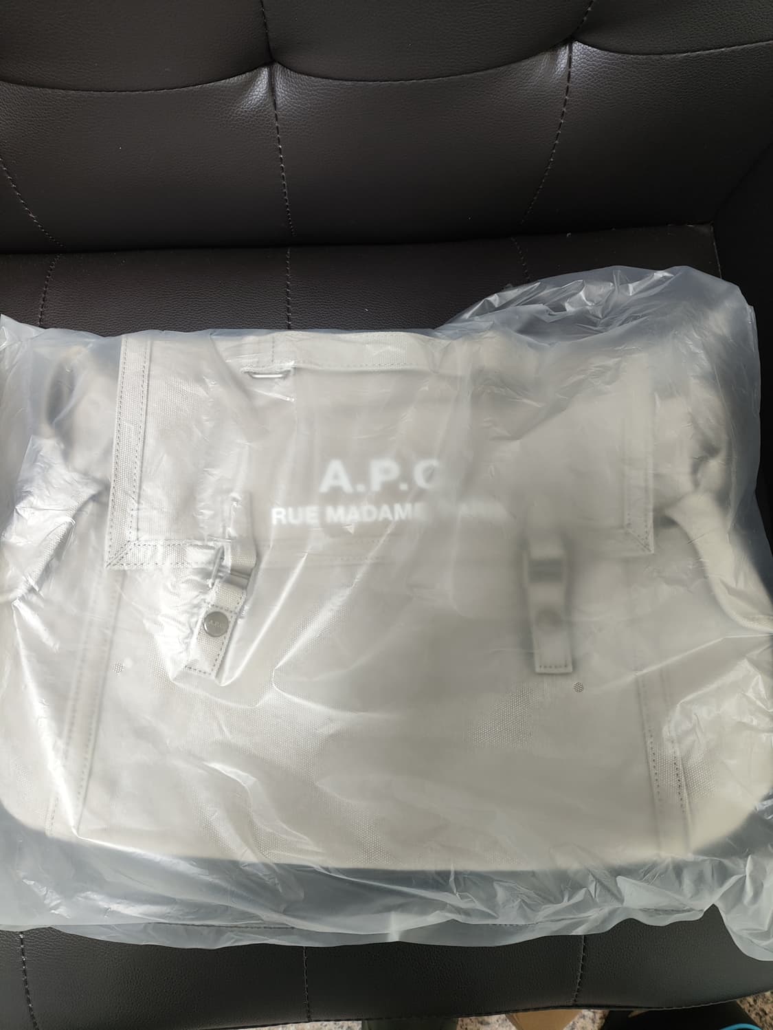 (새상품)APC 아페쎄 정품 레쿠퍼레이션 사첼형 토트백/숄더백 샌드 상품이미지6