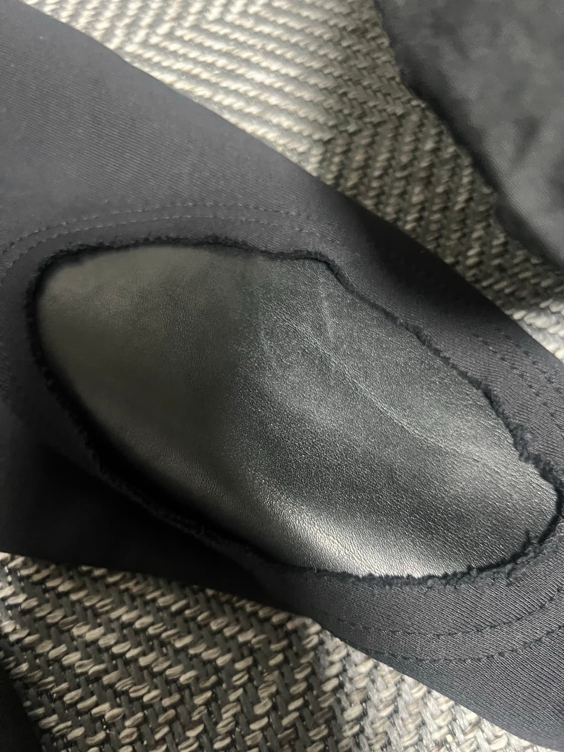 메종마르지엘라 엘보우 패치 맨투맨 48 김현우님 착용 상품이미지3