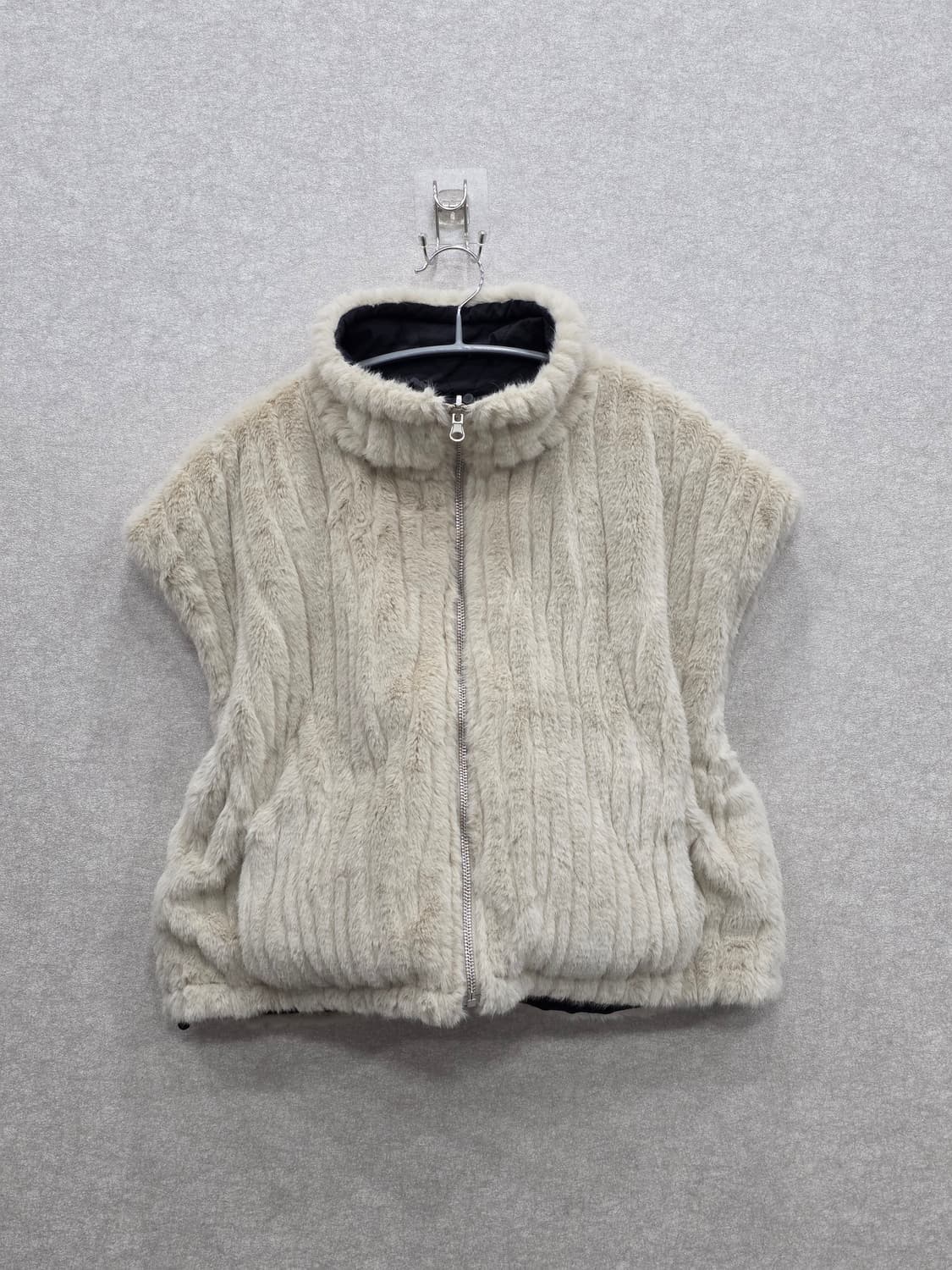 리버시블 퍼 패딩 베스트 상품이미지2