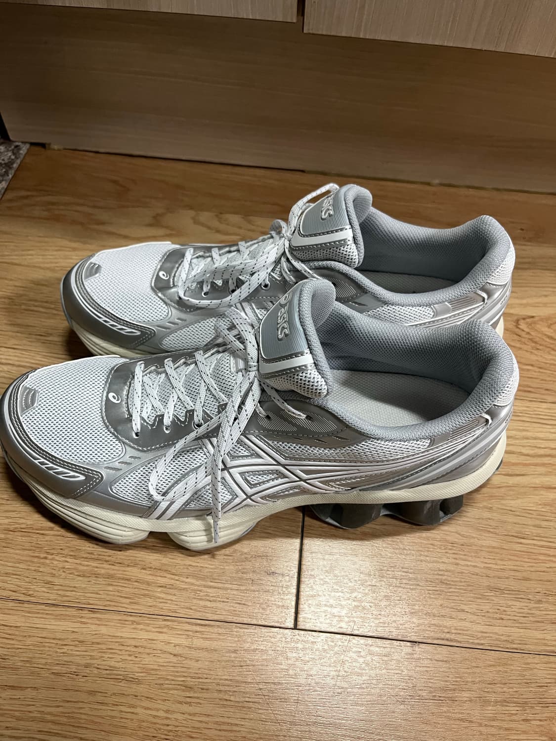 아식스 젤 키네틱 플루언트 295 화이트 상품이미지1