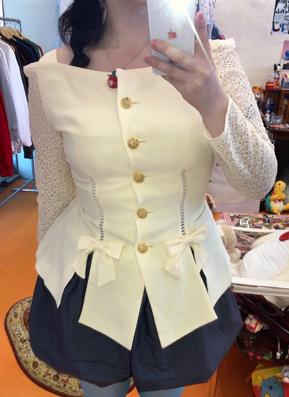 jpn 버터크림 오프숄더 리본 블라우스 상품이미지1