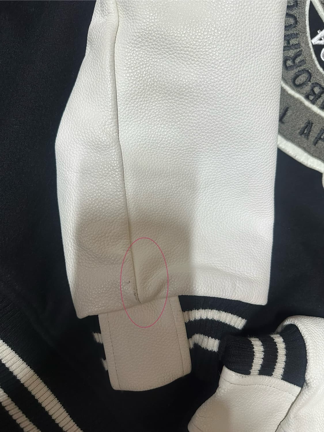 베이프 네이버후드 바시티 검흰 상품이미지10