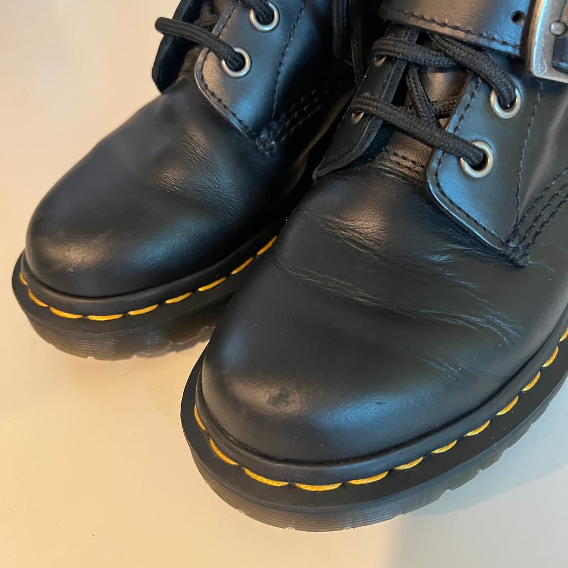 닥터마틴 1460 8홀 클래식 풀업 버클 부츠 상품이미지6