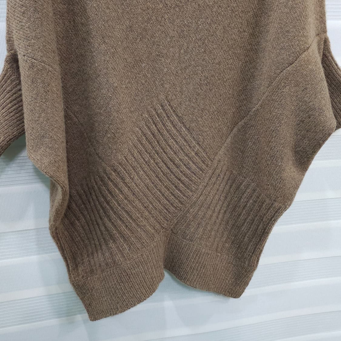 VINCE 카멜울 니트 스웨터- 우먼M 상품이미지4