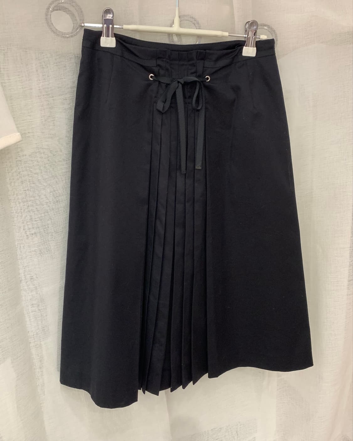 Lace-Up Pleated Midi Skirt 상품이미지4