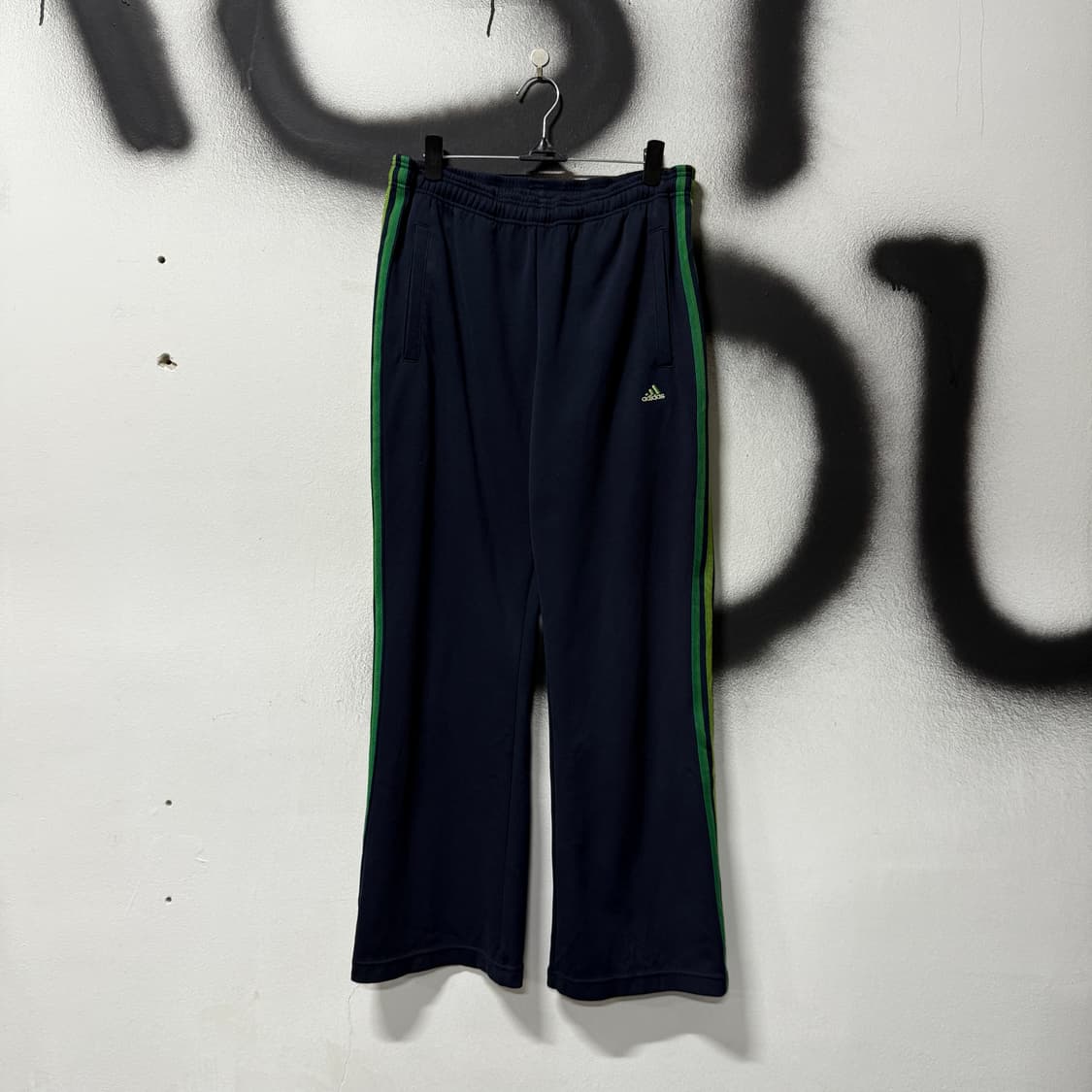 아디다스 올드스쿨 사이드 디테일 와이드 트랙 팬츠 상품이미지1