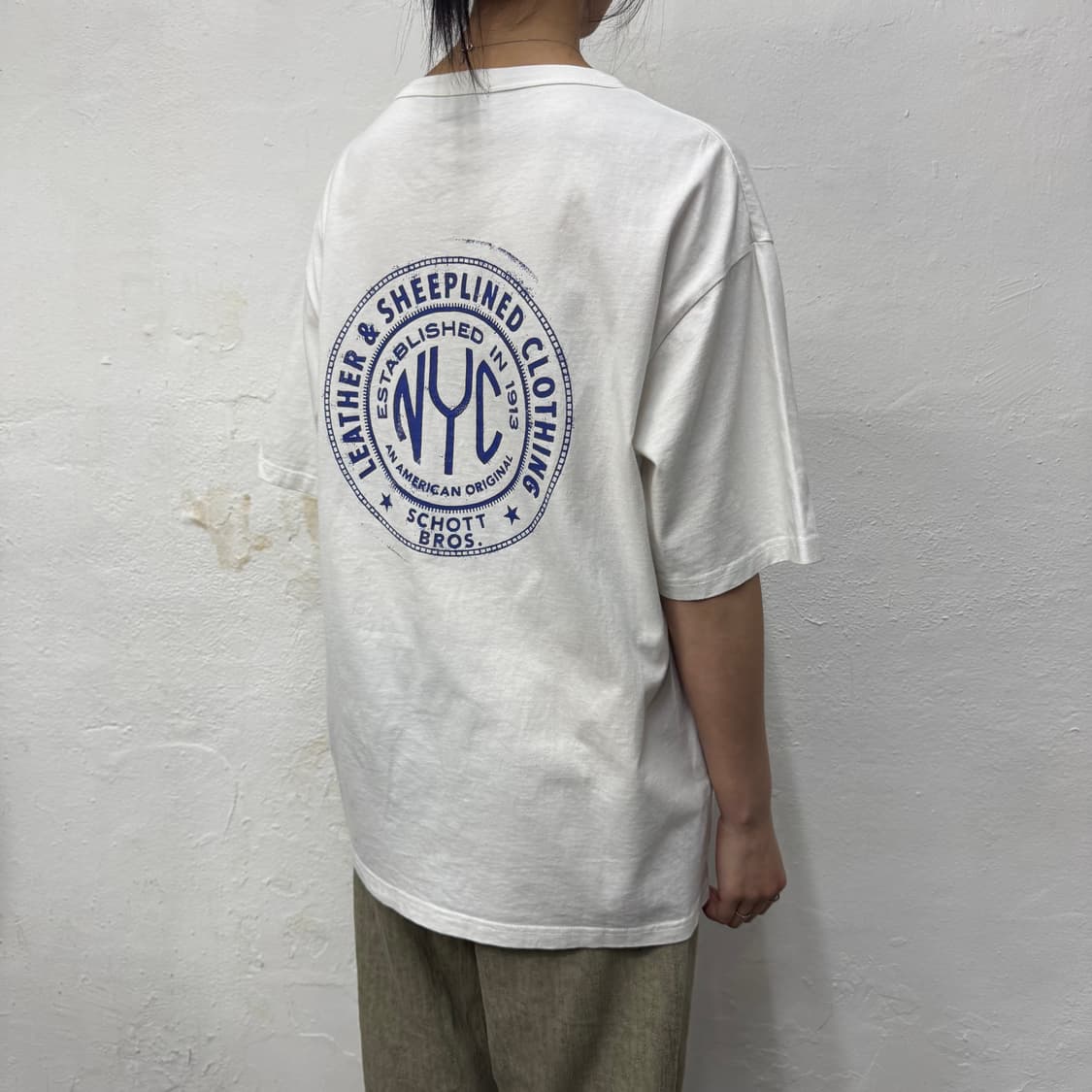 쇼트(Schott) 화이트컬러 양면 스탬프 프린팅 로고 크루넥 반팔 상품이미지2