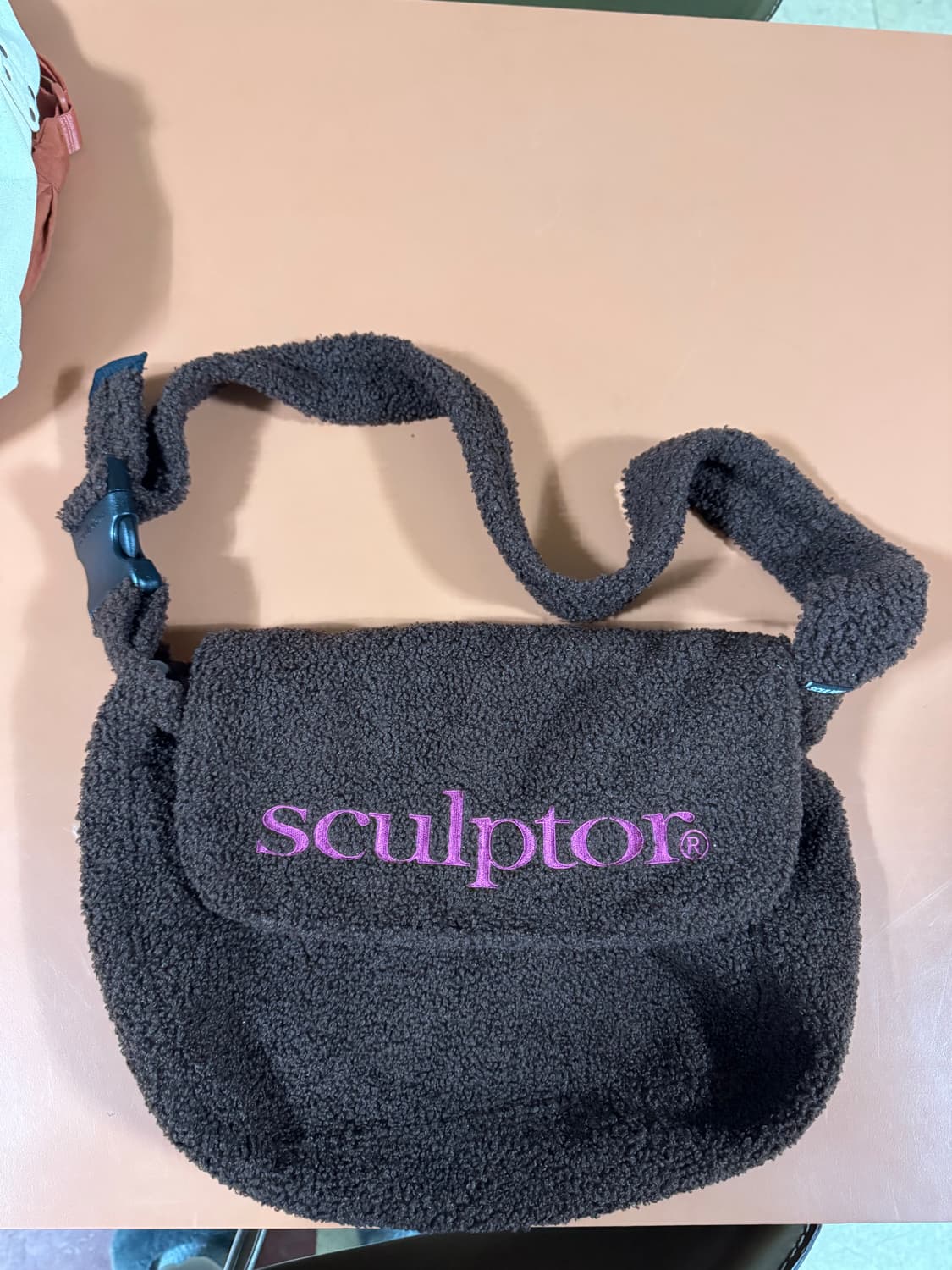 스컬프터 후리스 크로스백 상품이미지1