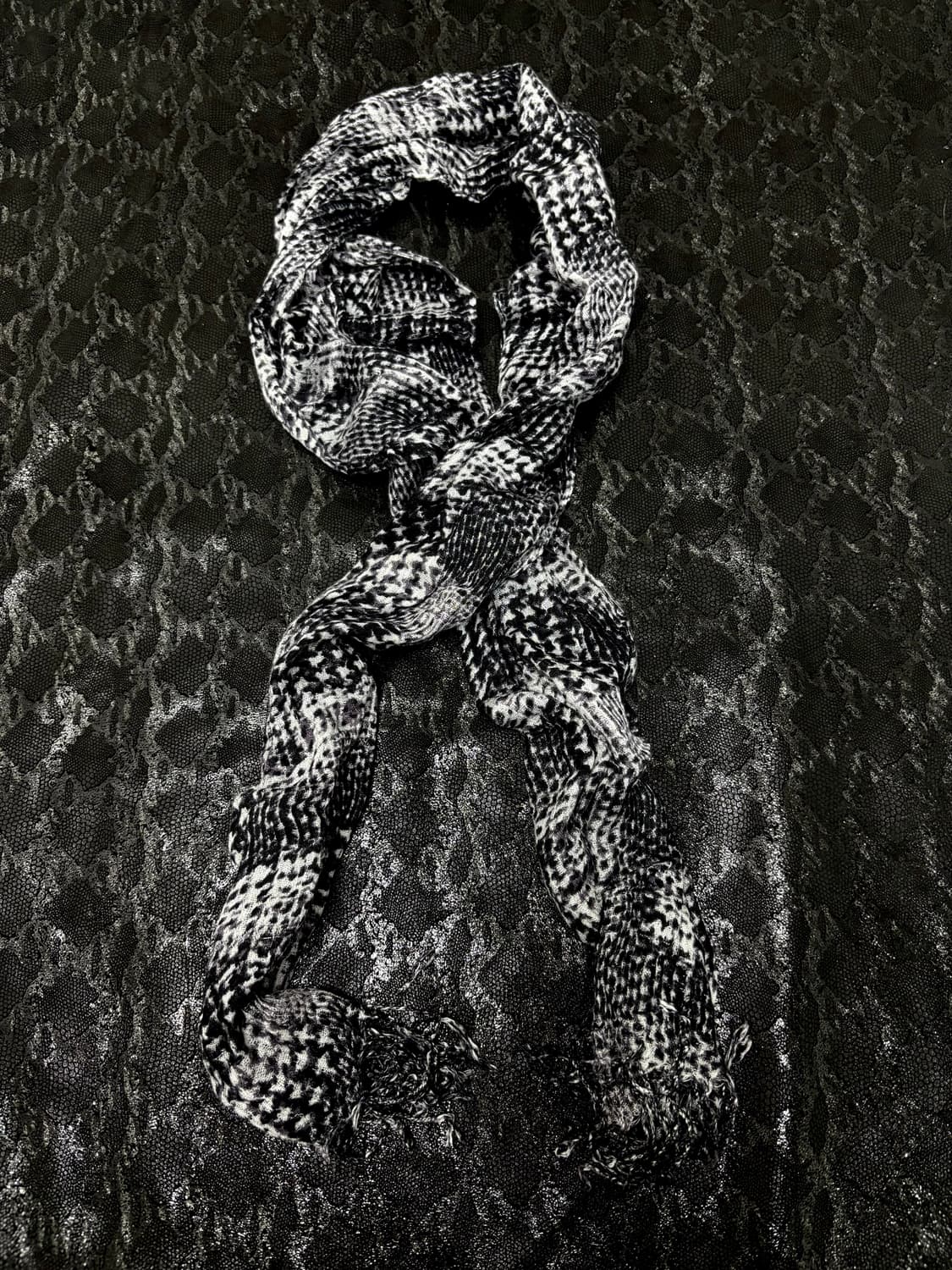 “Vintage” Y2K Scarf 상품이미지1