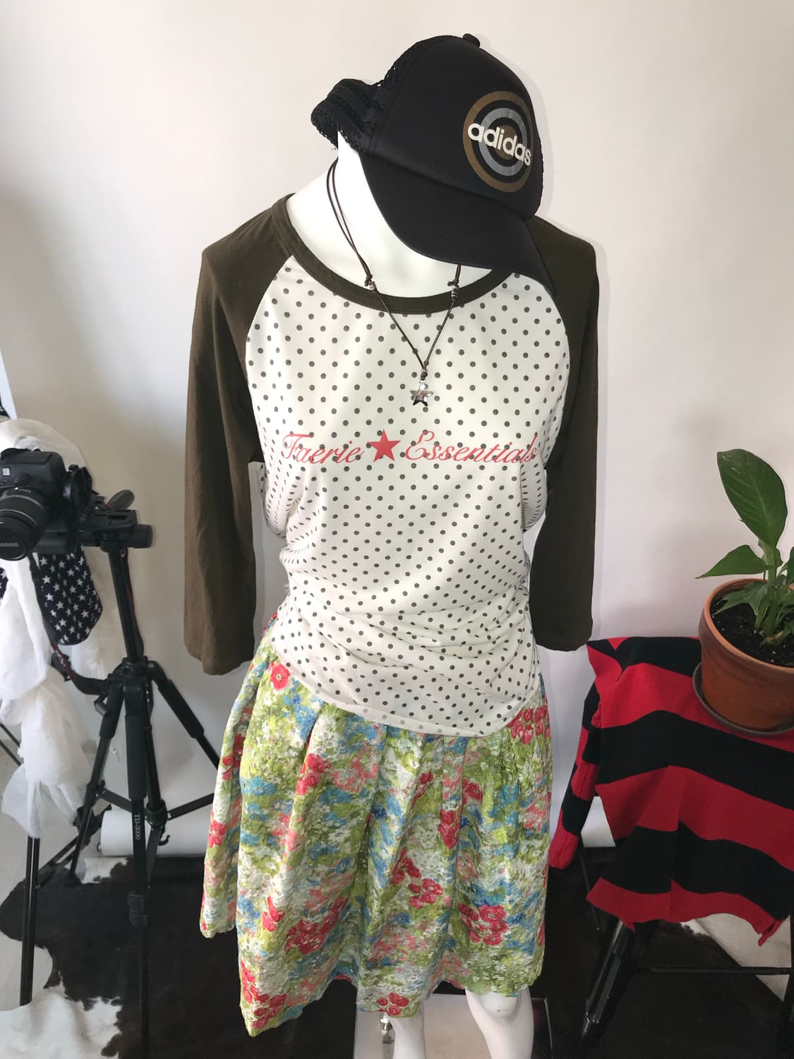 FAERIE Dot Raglan Sleeve Top  상품이미지6