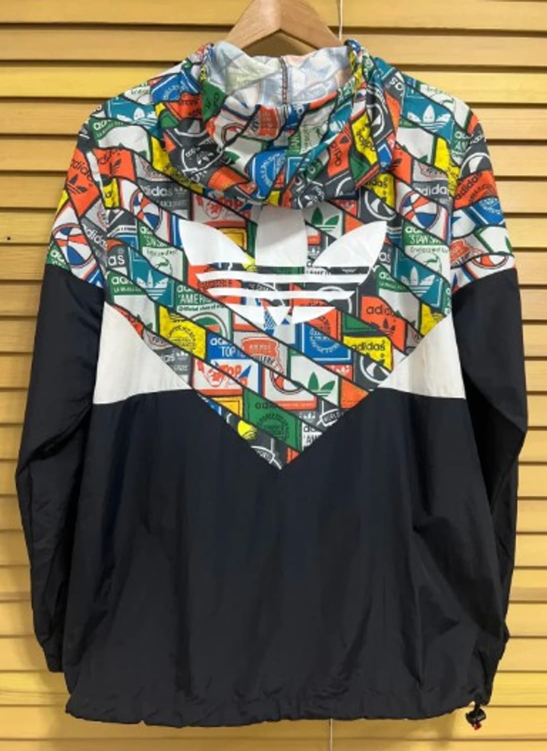 아디다스재팬 남성 바람막이 후드집업점퍼 상품이미지3