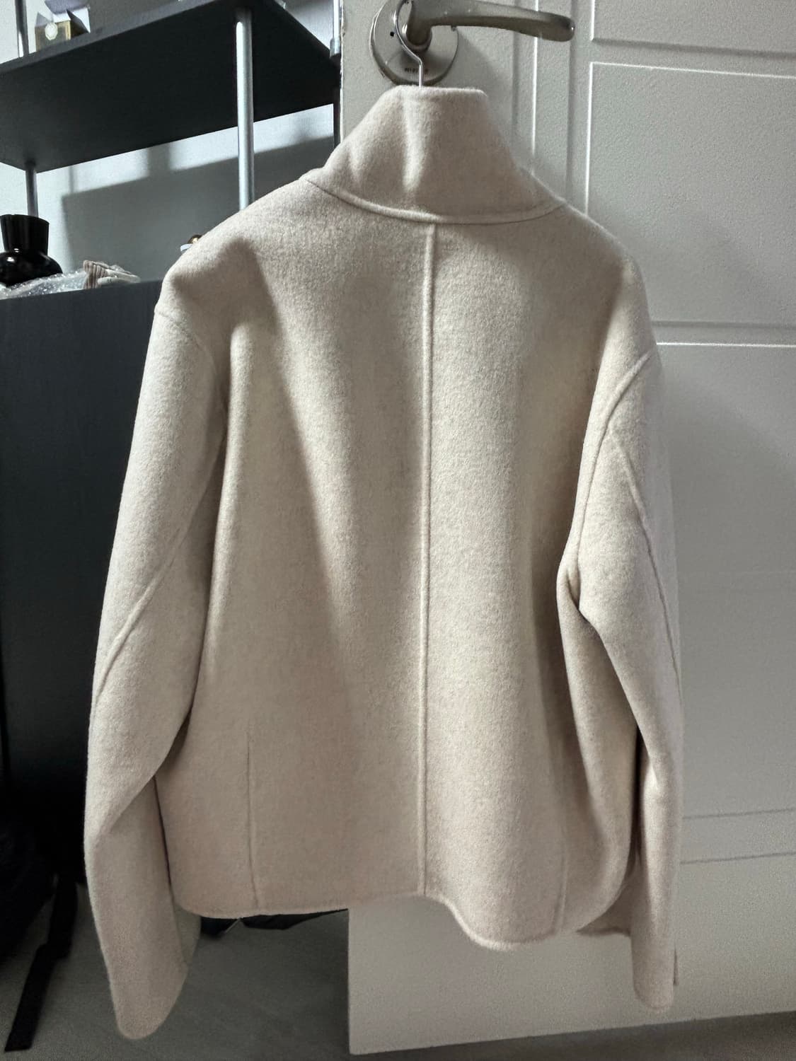 몽돌 캐시미어 울 핸드메이드 하이넥 크롭 코트 오트밀 상품이미지3