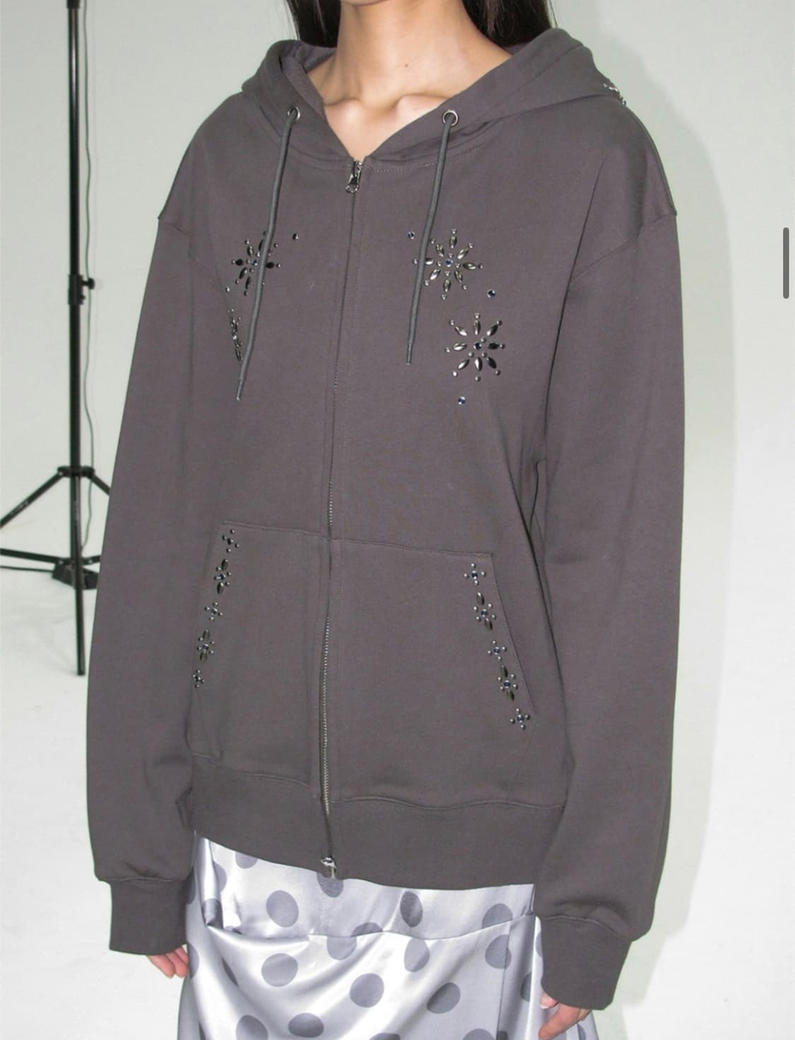 파르티멘토 우먼 웨스턴 젬스톤 후디 집업_차콜 상품이미지4