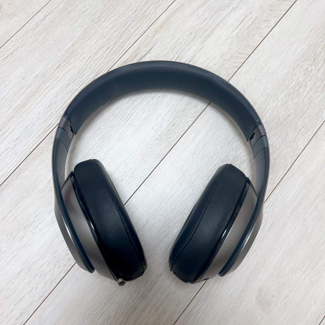 비츠 닥터드레 스튜디오 와이어리스 티타늄 컬러 상품이미지3