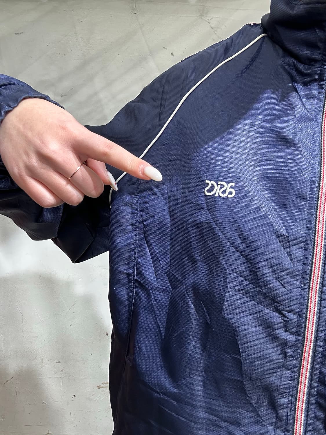 아식스 네이비 오버핏 바람막이 올드스쿨 트랙 자켓 M 상품이미지4