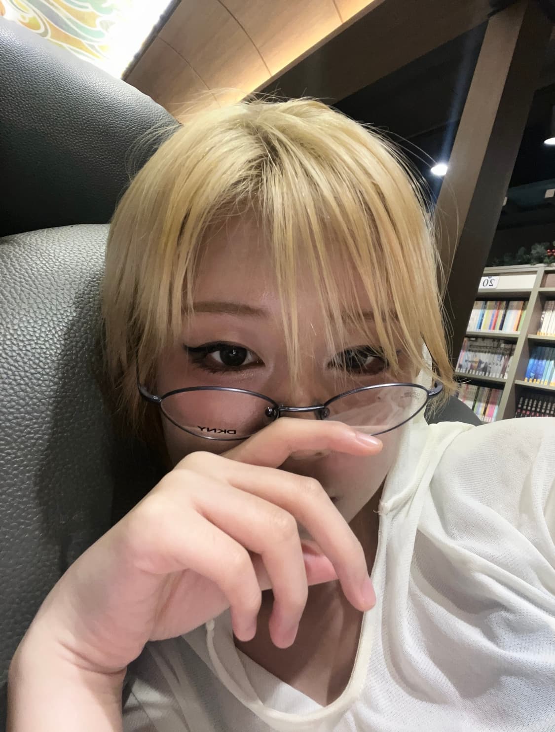 DKNY 안경 상품이미지1