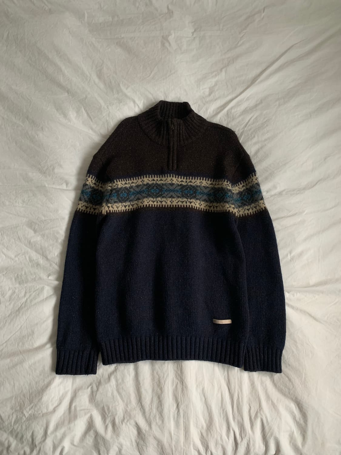 네이비 배색 울 니트 상품이미지1