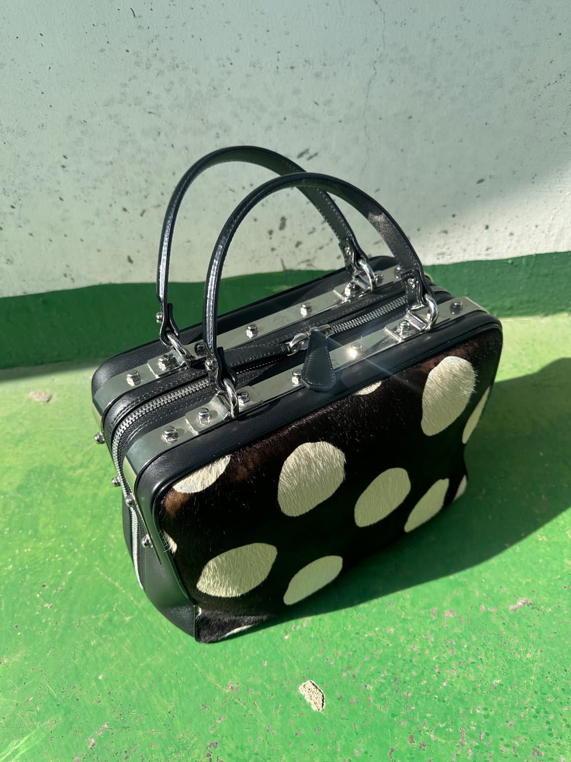 [희귀템]MCM 엠씨엠 송치 도트 핸드백 상품이미지8