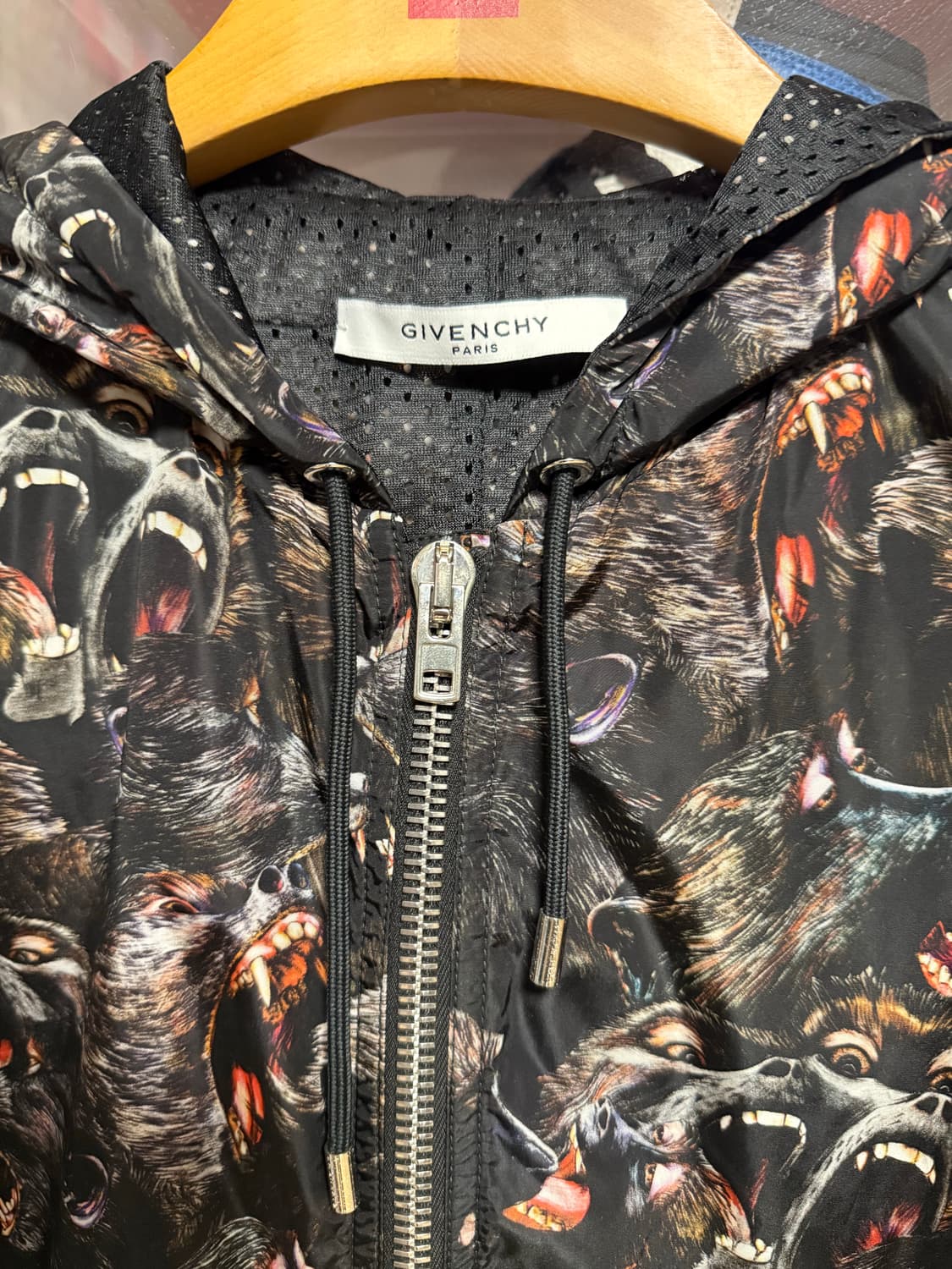 지방시 자켓 판매합니다 상품이미지1