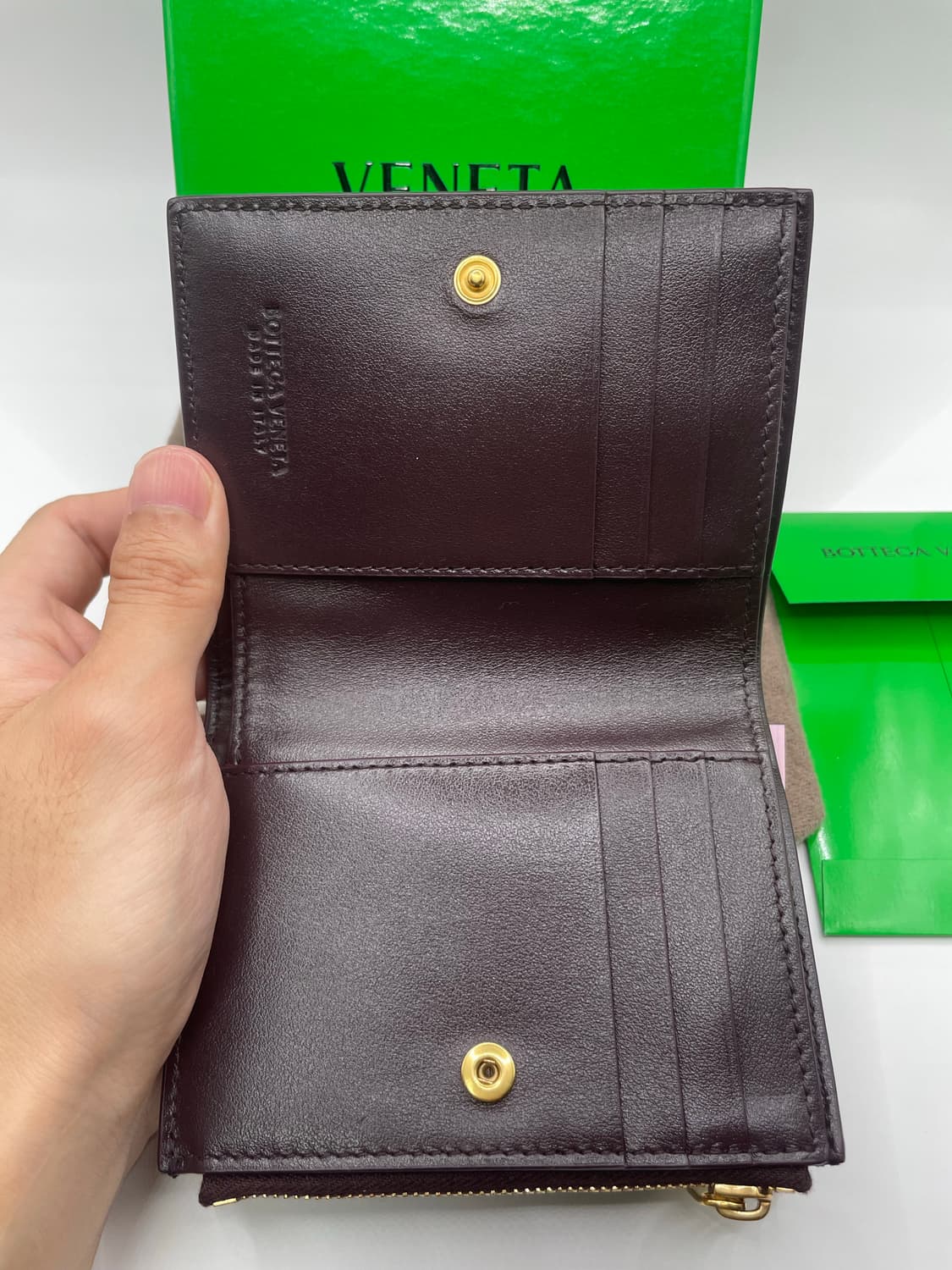 보테가베네타 카세트 폴더형 반지갑 버건디색 상품이미지4
