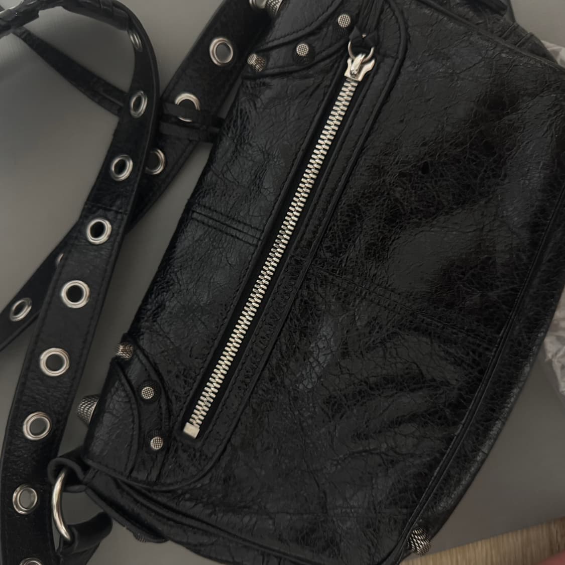 발렌시아가 르 카골 XS 플랩백 블랙 크로스백 719082 상품이미지2