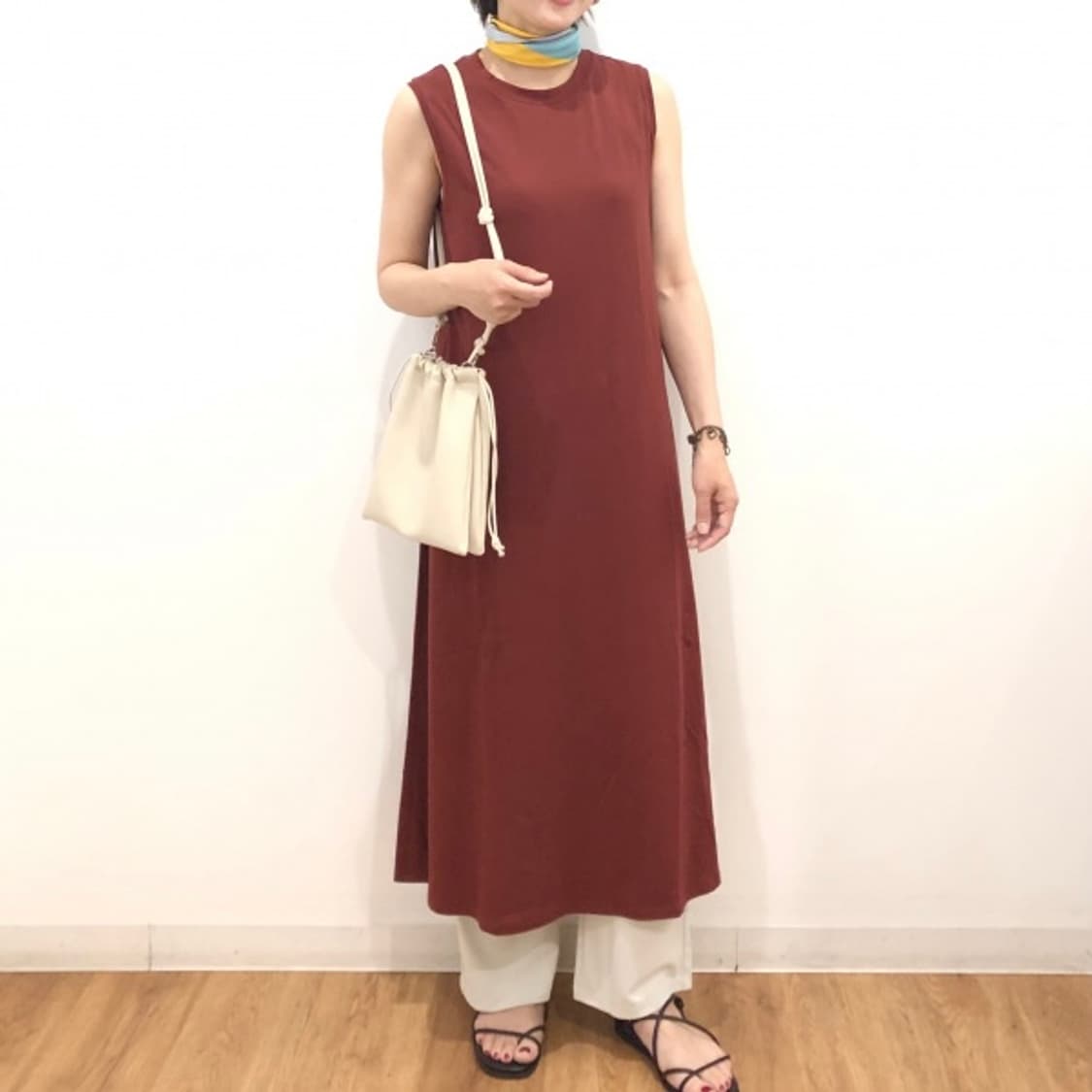 유니클로 콜라보 하나타지마 슬리브리스 롱 플레어 드레스 상품이미지7