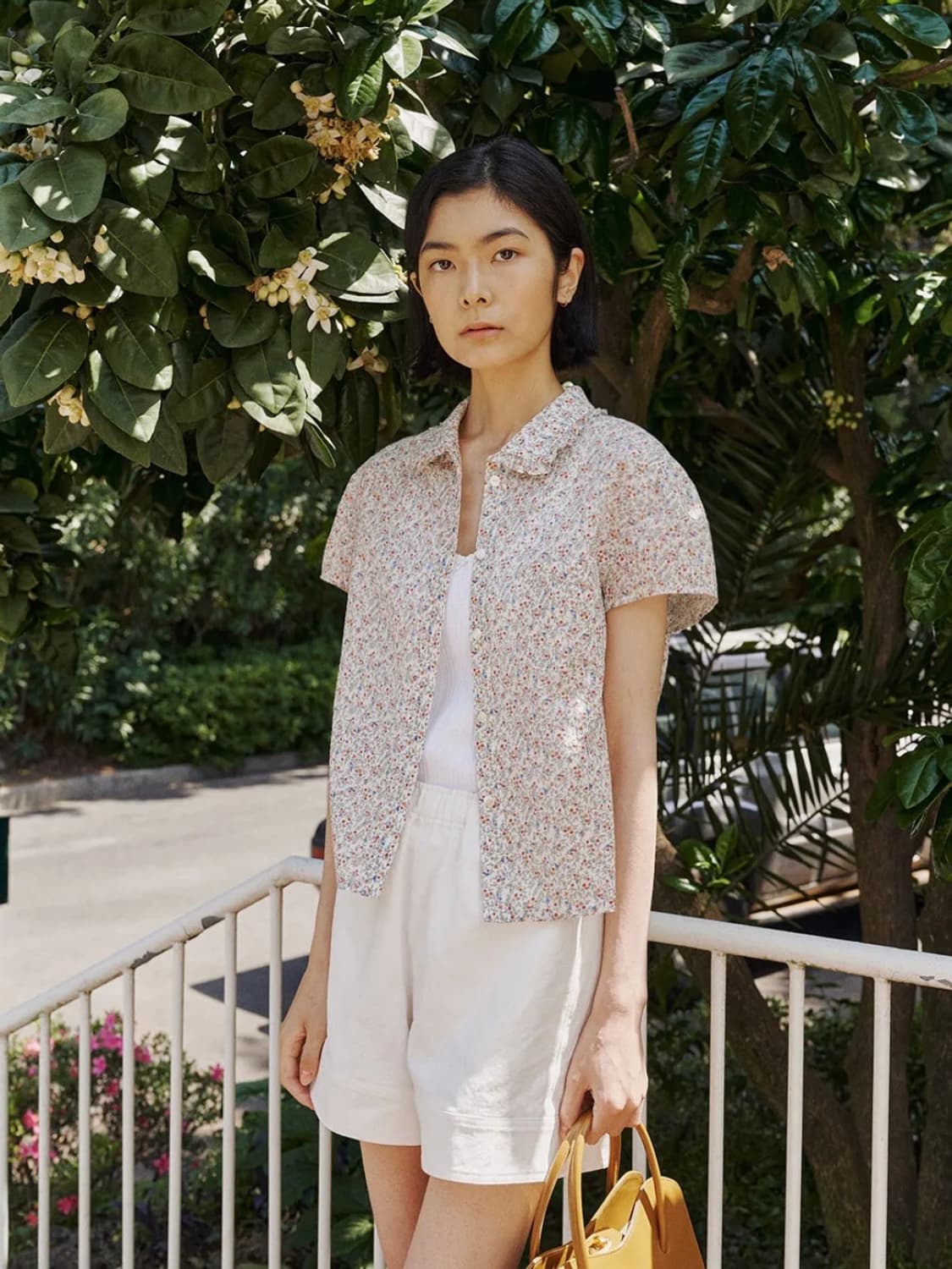 lo61 Kikka Flower Shirts in Ivory 상품이미지1
