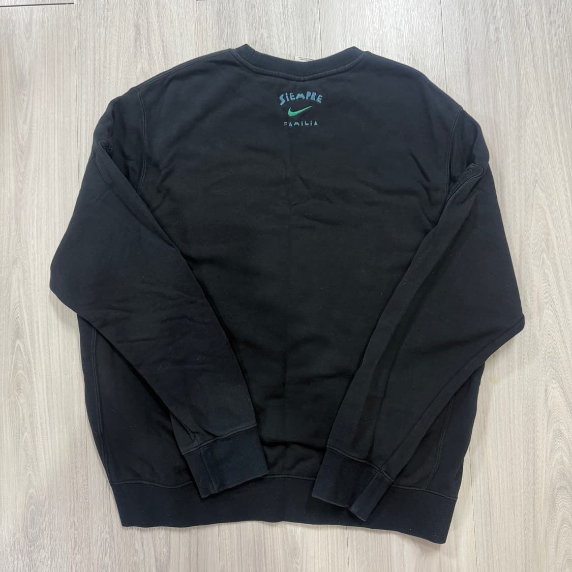 나이키 시암프레 파밀리아 본 맨투맨 상품이미지4