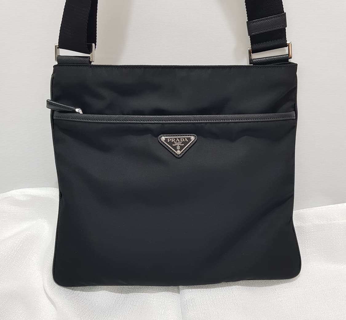 프라다 포코노 크로스백 상품이미지2