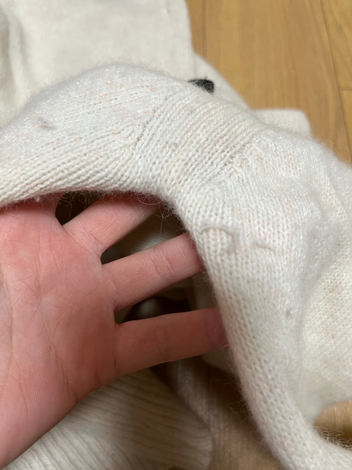 [솔로지옥 이시안 착용]마르디 메크르디 라쿤 가디건 아이보리 핑크 상품이미지4