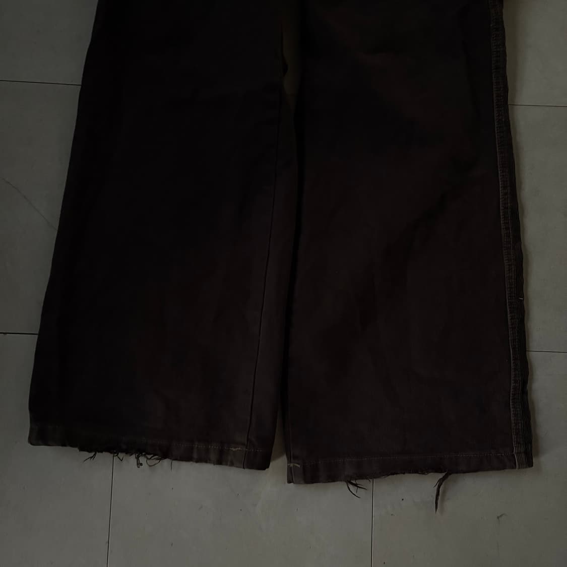 브라운 사이드스트랩 와이드 카고팬츠 상품이미지8