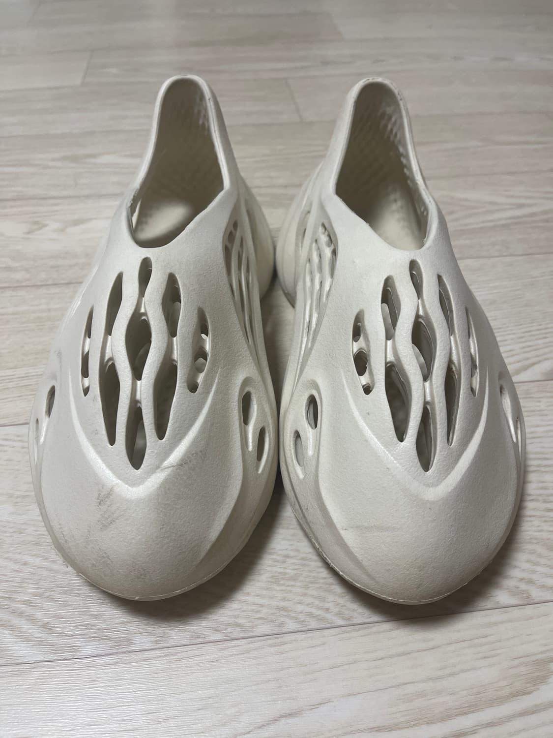 이지 폼 러너 샌드 275 상품이미지1