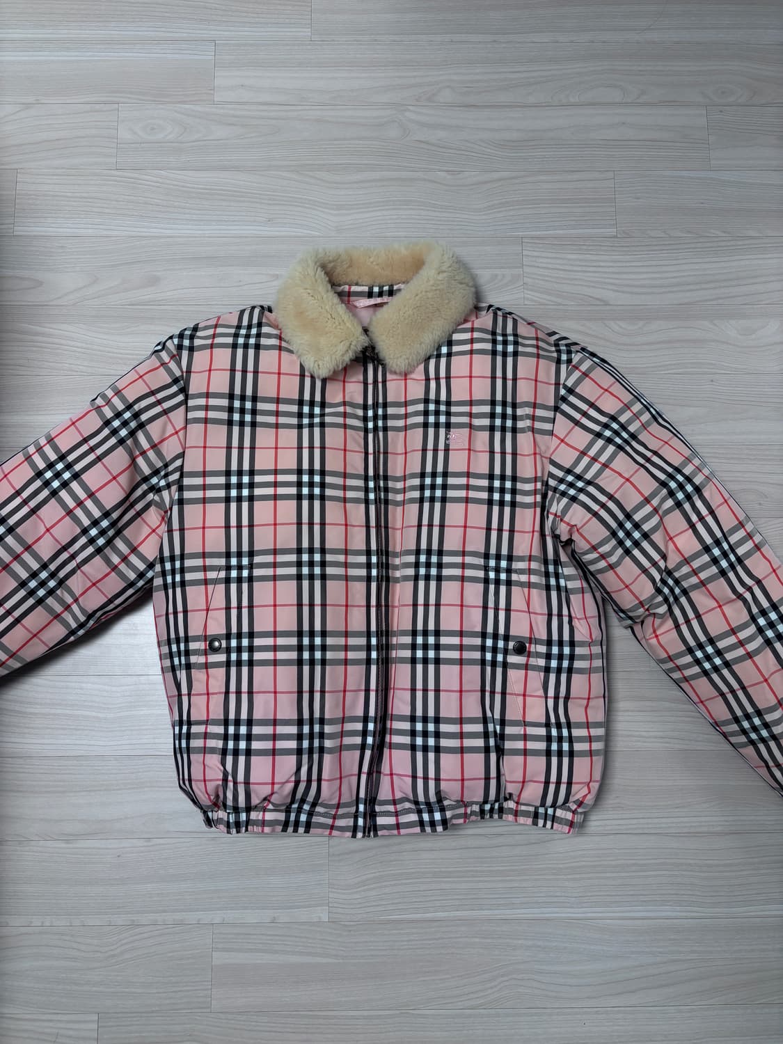 버버리 슈프림 셔링 푸퍼 다운 패딩 / M 상품이미지1