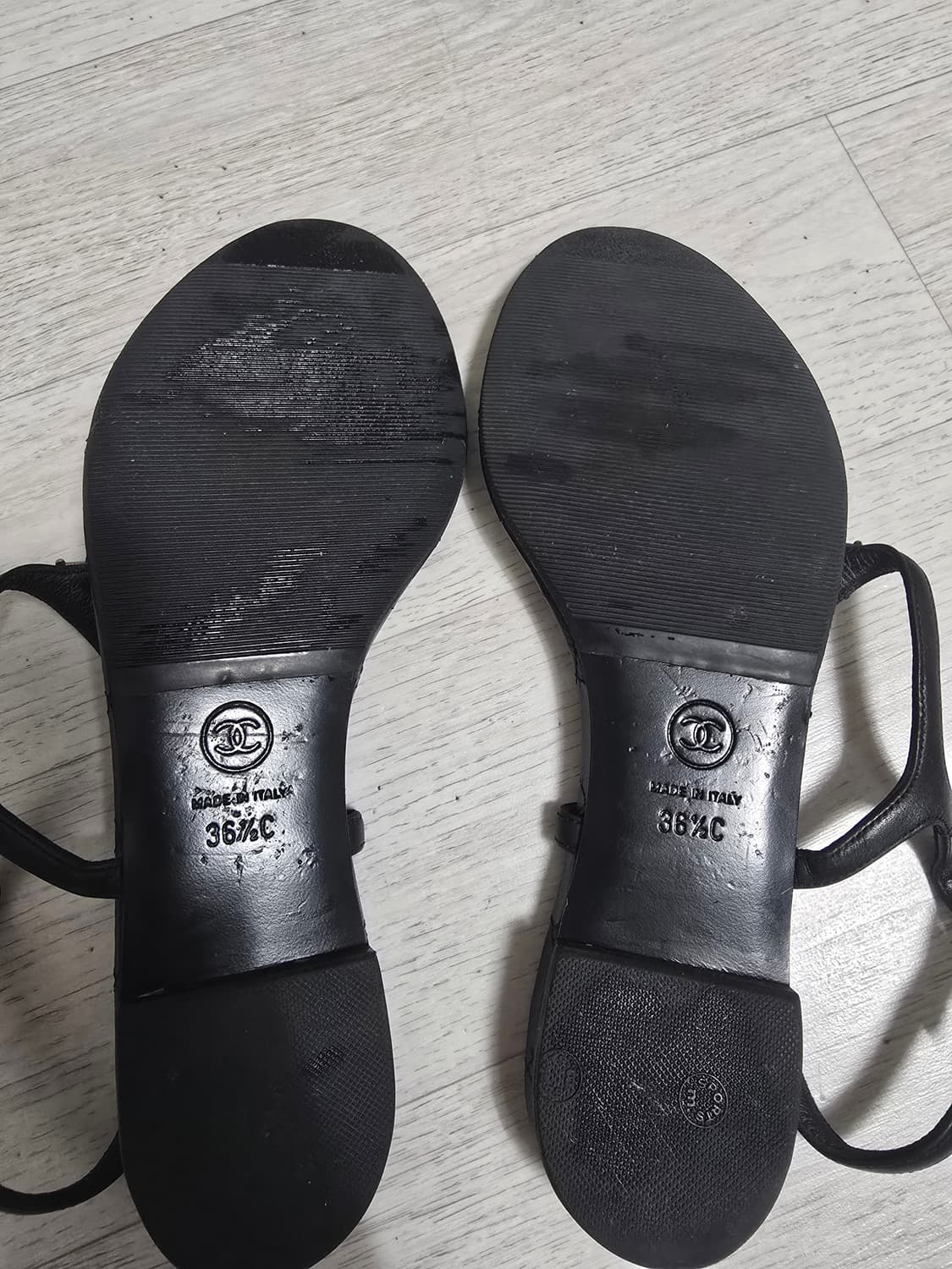 (정품) 샤넬 CC로고 가죽 샌들 36.5(명품 여자 신발 슬리퍼 뮬) 상품이미지5