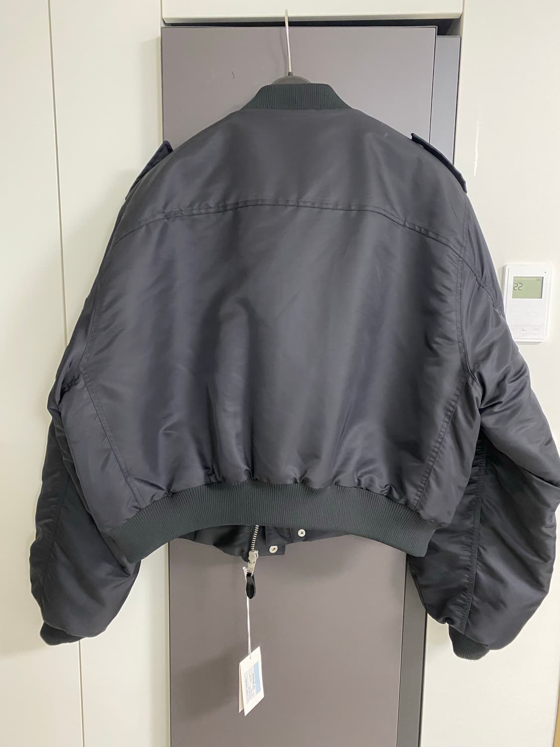 Entire Studios 엔타이어 스튜디오  남성 항공 점퍼 블랙 색상 상품이미지2