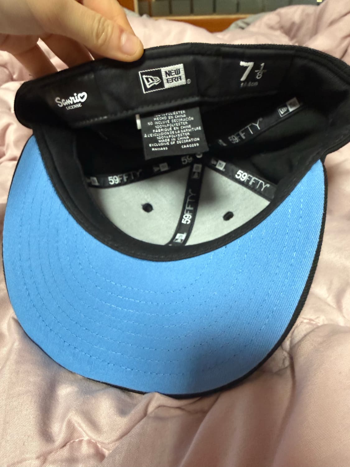 뉴에라 x 헬로 키티 사이즈 캡 블랙 56.8cm 상품이미지3