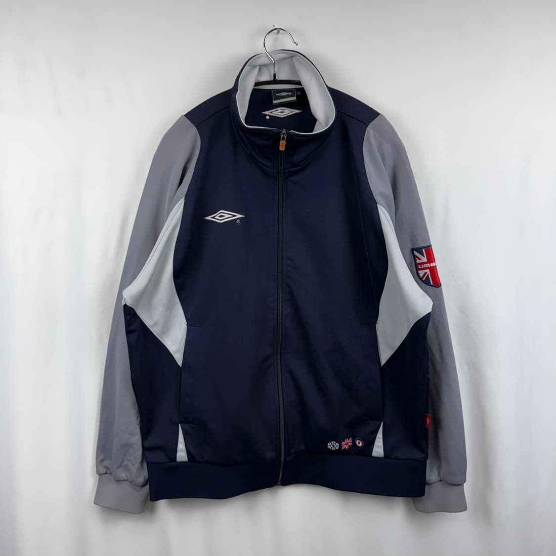(100) 엄브로 잉글랜드 트랙탑 져지 네이비/그레이 상품이미지2