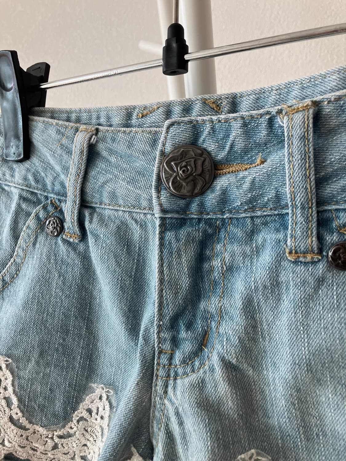 밑단 레이스 데님 핫팬츠 숏팬츠 상품이미지2