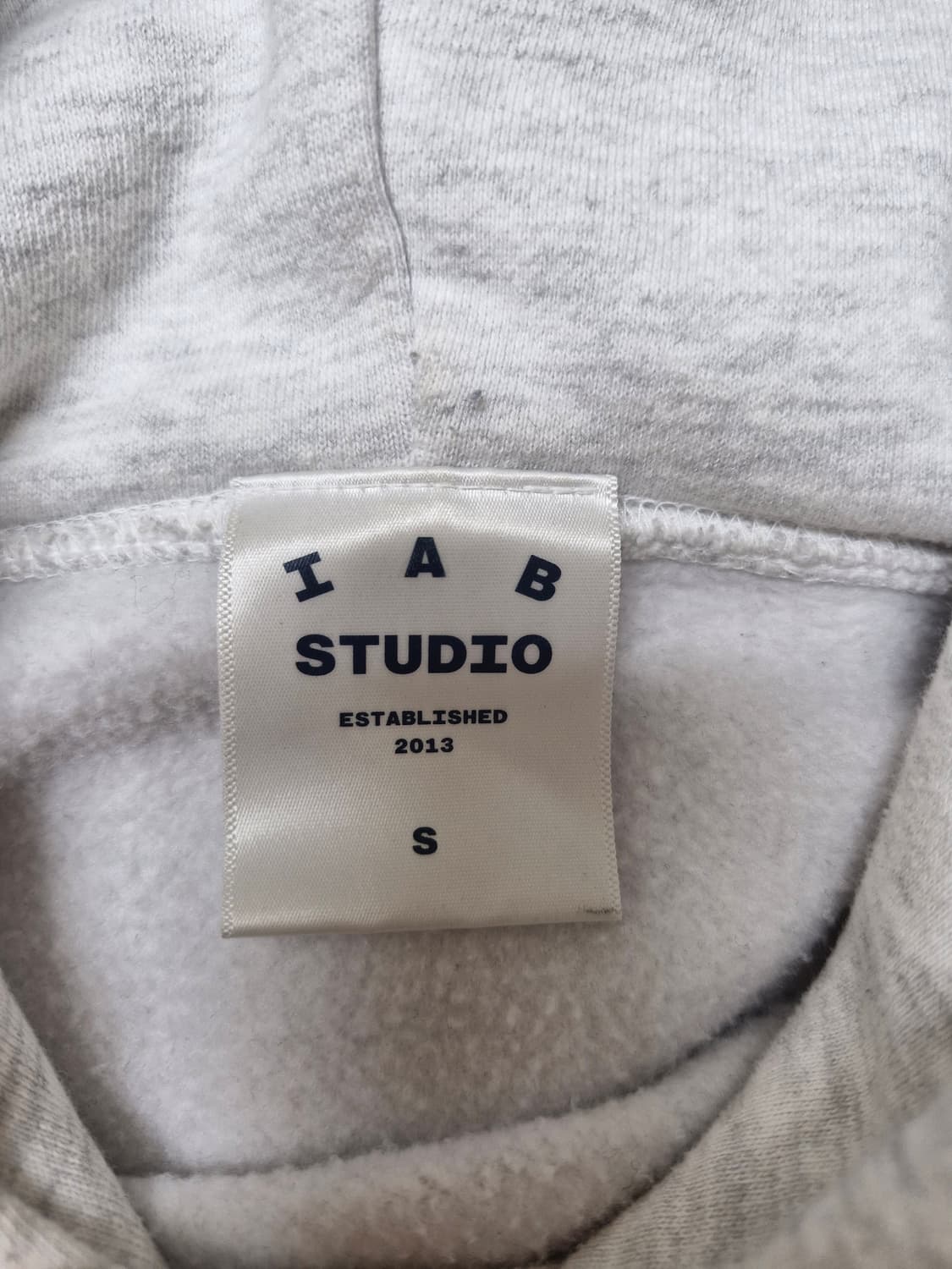 아이앱 스튜디오 십주년 후드티 라이트그레이s 상품이미지3