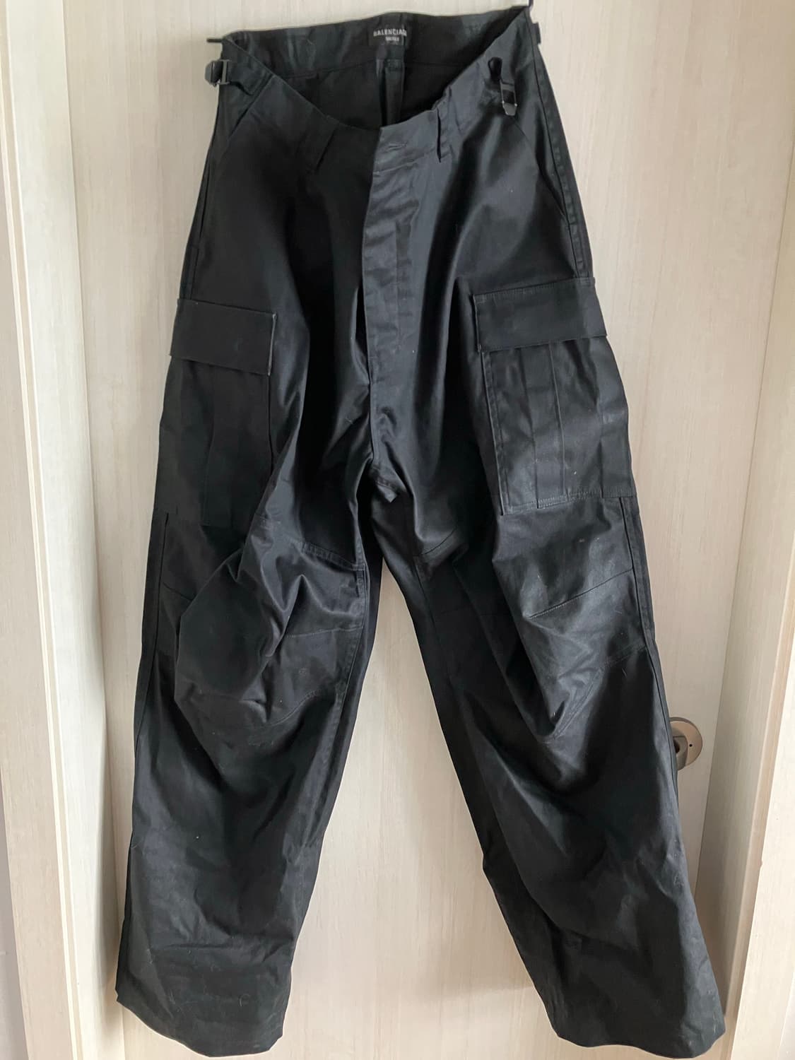 발렌시아가 킥카고팬츠  상품이미지1