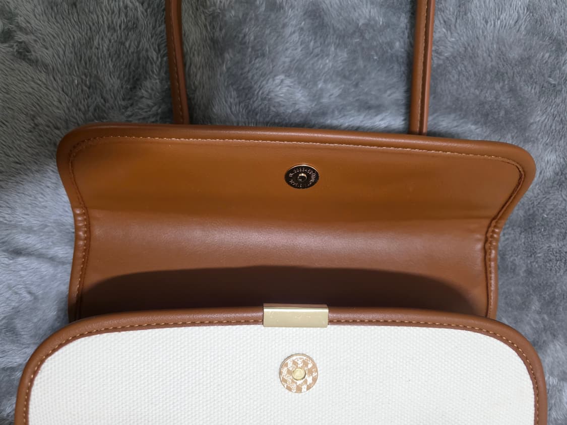 에잇세컨즈 숄더백 상품이미지3