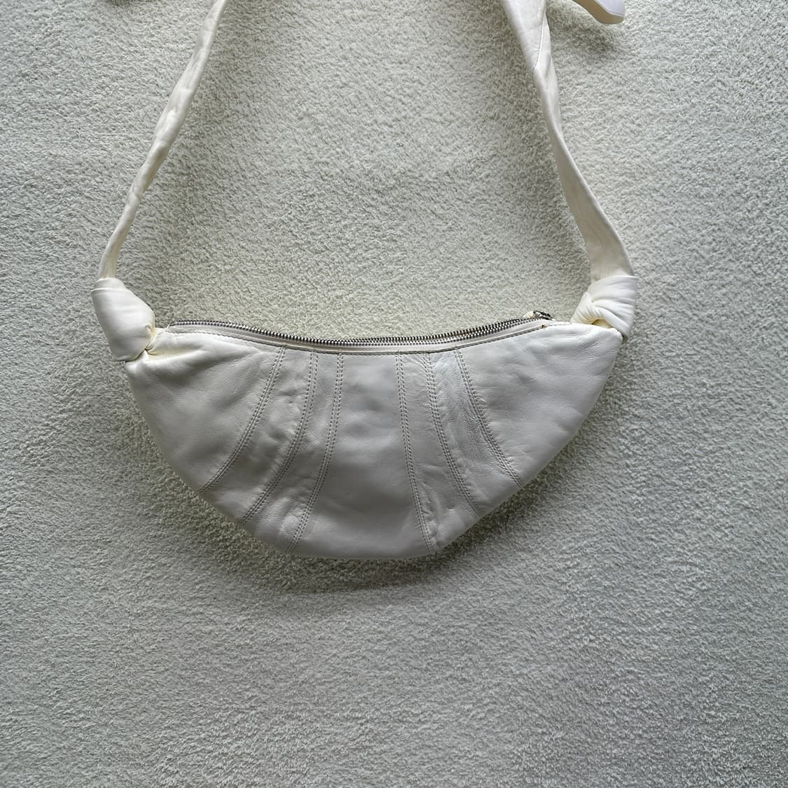 르메르 크루아상 백 스몰 상품이미지1