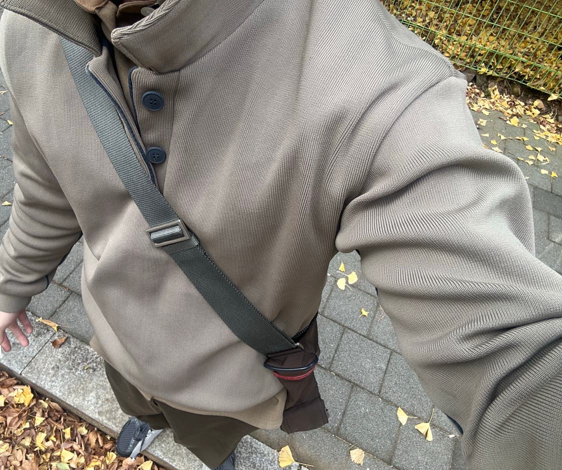 GR10K 스컬프 립 폴로 스웨터 상품이미지5