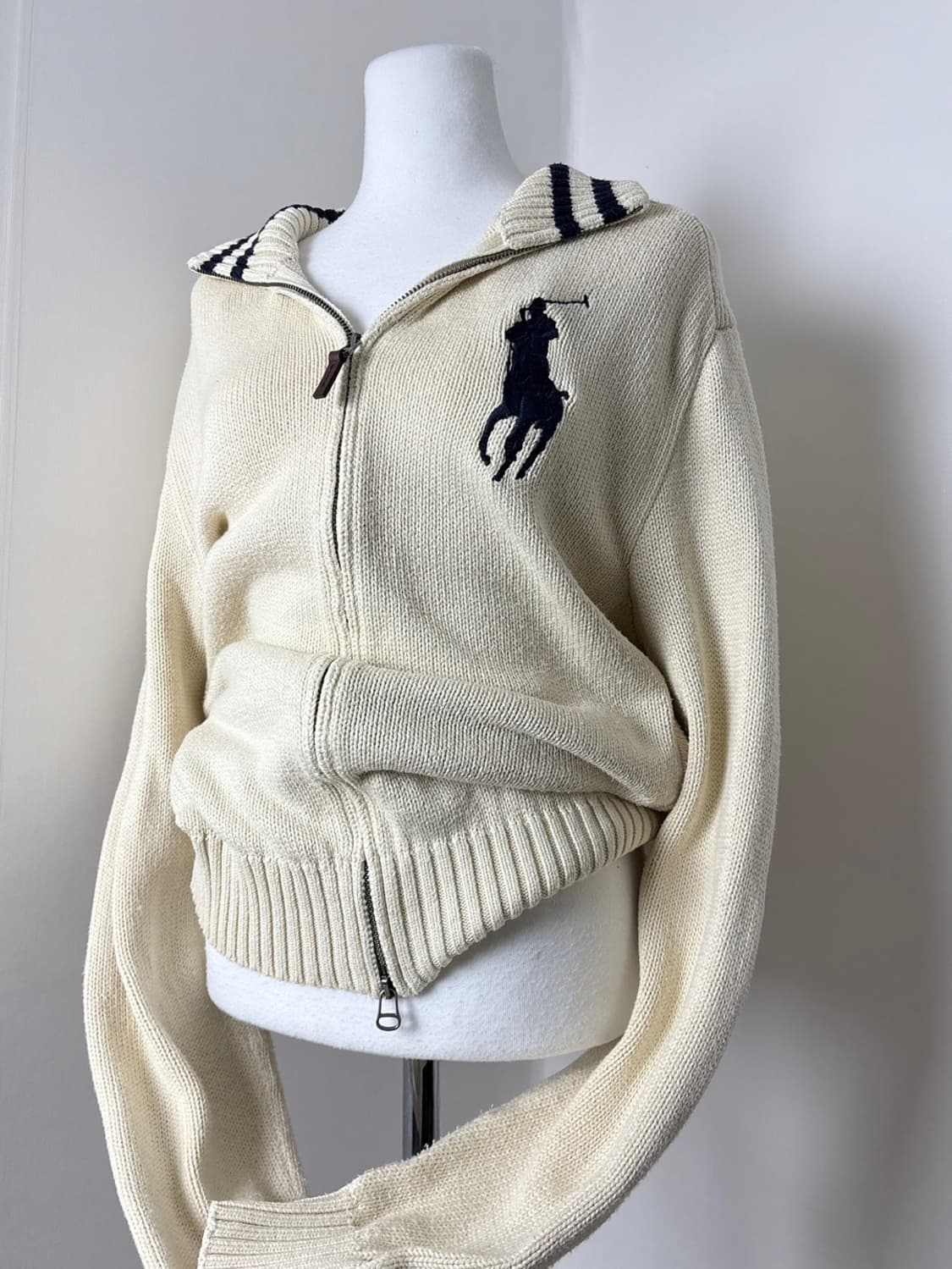 폴로 빅포니 바닐라 니트집업 상품이미지1