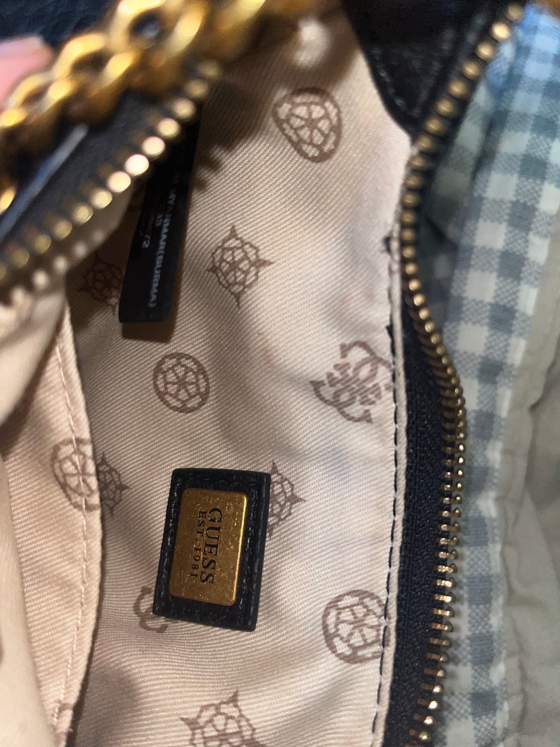 게스 포인트 호보백 크로스백 빈티지 레더백 블랙 갸루 상품이미지4