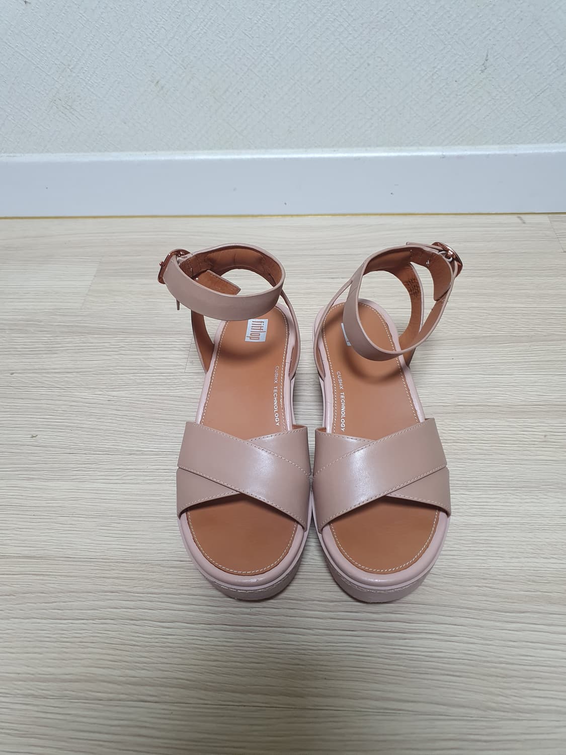 핏플랍 앵글 플랫폼 샌들 240 상품이미지3