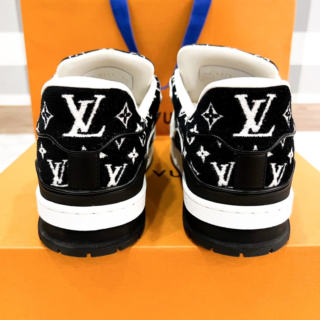 [8.5] 루이비통 LV 트레이너 모노그램 텍스타일 스니커즈 블랙 상품이미지8
