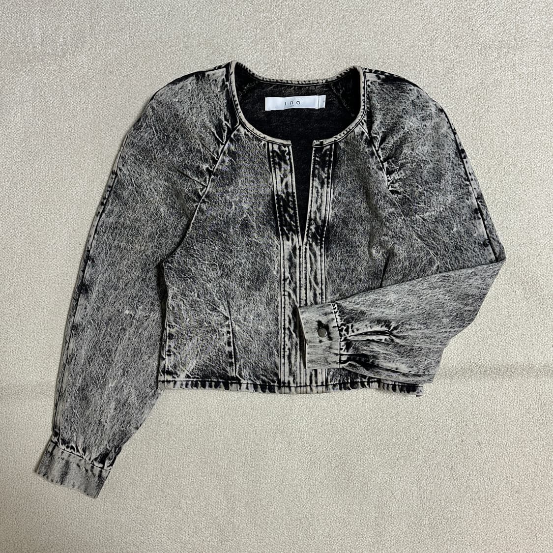 이로 조라 탑 상품이미지1