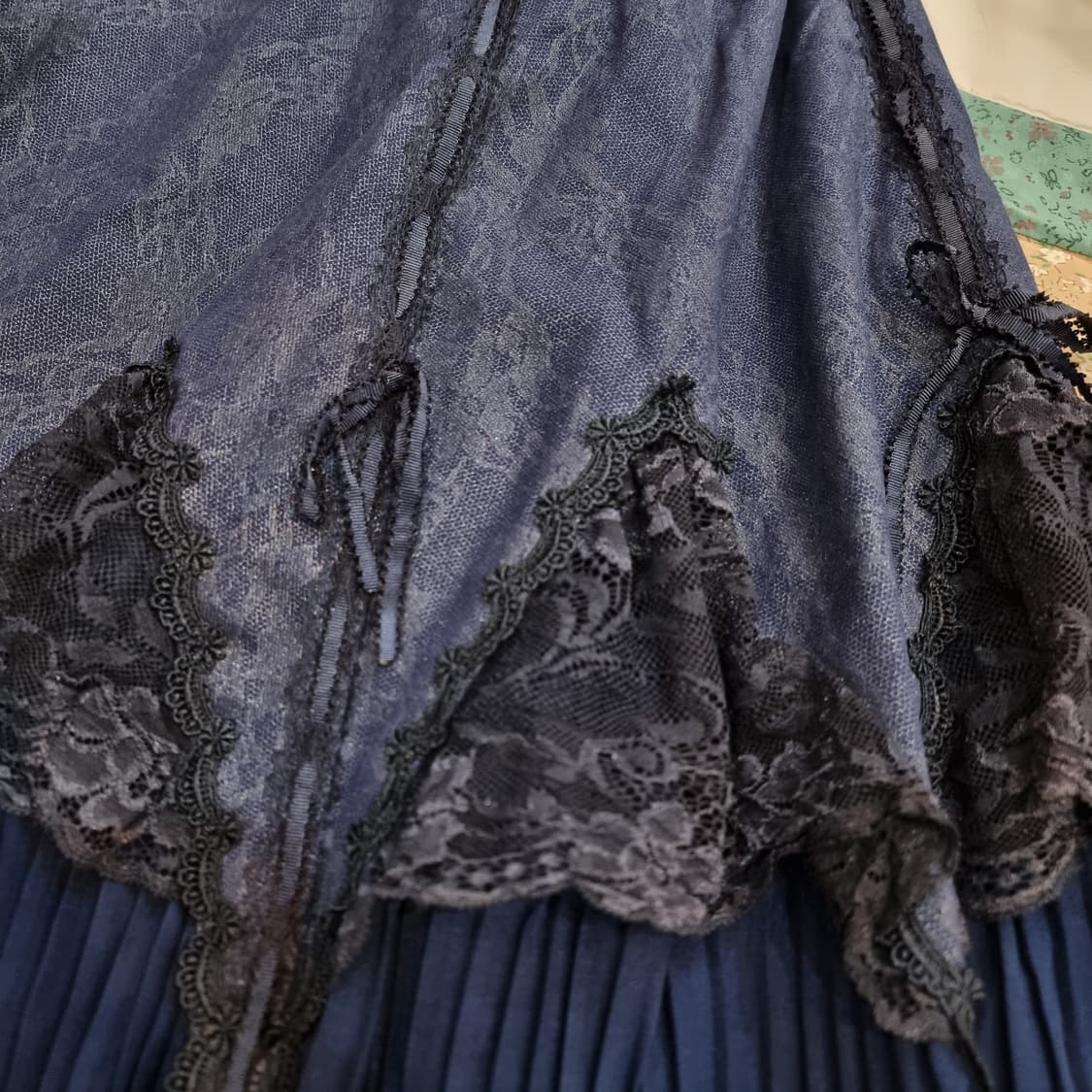 OZZ ONESTE 오즈 오네스트 네이비 고딕 레이스 스커트 상품이미지3