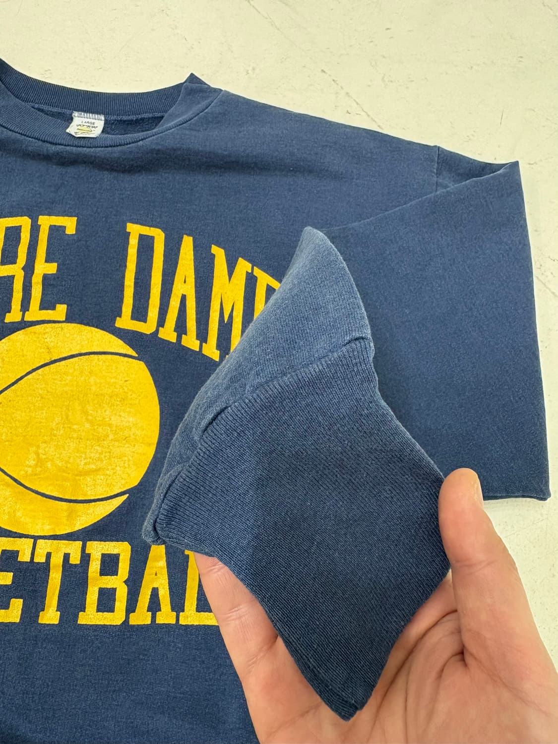 80‘s  vtg Medallion Basketball Sweatshir 상품이미지7